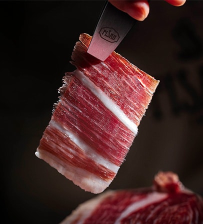 La cata de jamón ibérico pasa por tres fases: visual, aromática y gustativa