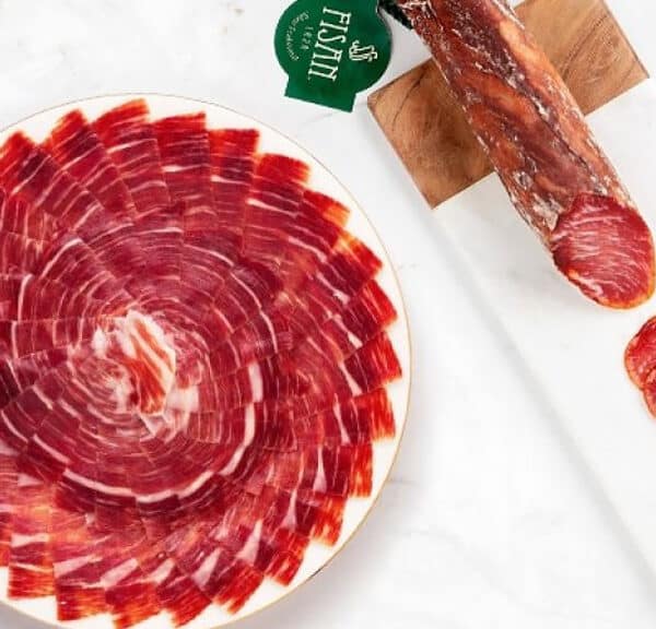 El jamón ibérico y el lomo ibérico no se consideran embutidos: su proceso de elaboración determina el motivo