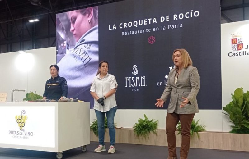 Showcooking FITUR stand CyL de FISAN con Rocío Parra